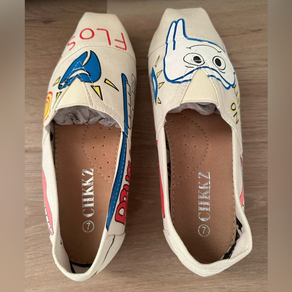 Dental Themed Shoes - Picture 5 of 6